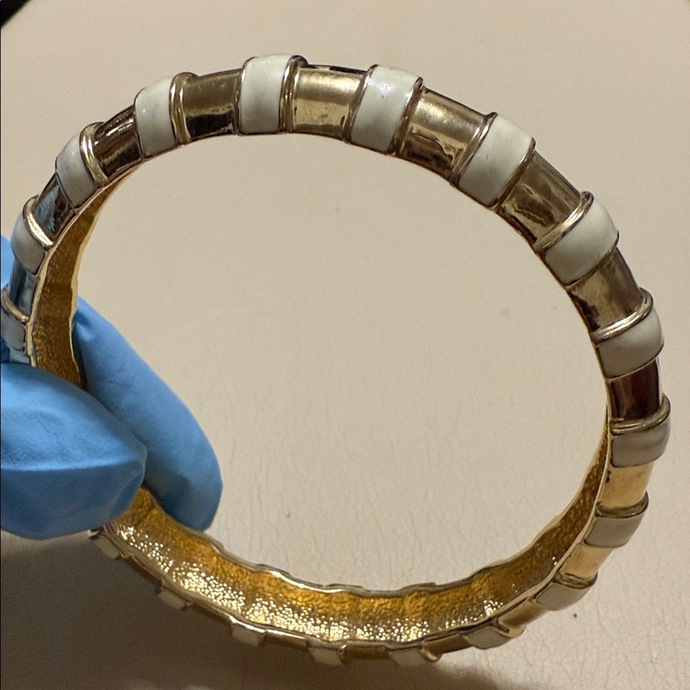 RLL LAUREN RALPH LAUREN Off-White Enamel Gold Tone Striped Bengal Bracelet